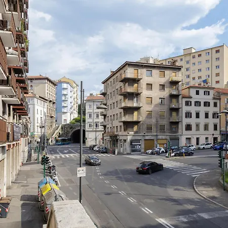 Tra I Mari Di Salgari In Centro A *